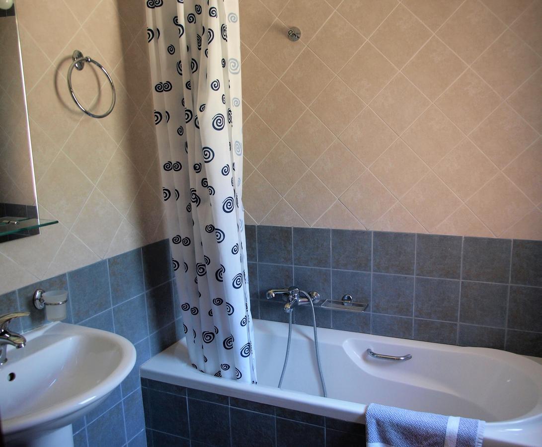Hotel Theasi Diakopto Zewnętrze zdjęcie