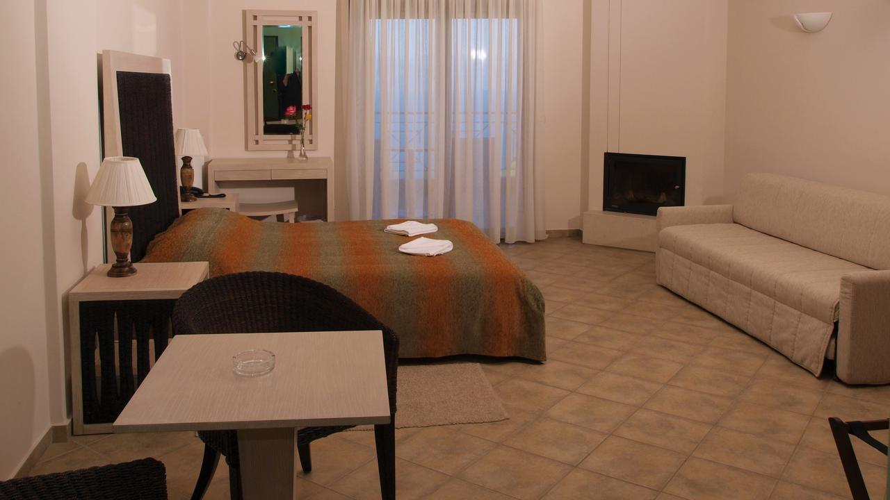 Hotel Theasi Diakopto Zewnętrze zdjęcie